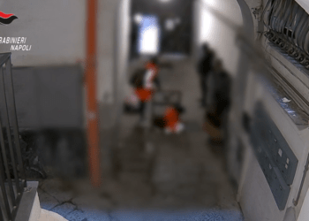 Napoli, operazione dei carabinieri, sgominata la banda del buco: all’alba in manette 9 persone (Video)