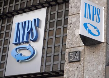 Bonus Partita IVA da 800 Euro, assegno per 6 mesi: a chi spetta e come richiederlo