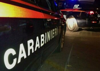 Trentola Ducenta, forza il posto di controllo: bloccato e arrestato, era ricercato per tentato omicidio