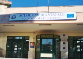 Lusciano, ennesimo furto nella scuola media di via della Resistenza