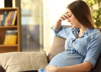 Nausea in gravidanza, individuata la causa del malessere: lo studio pubblicato su ‘Nature’