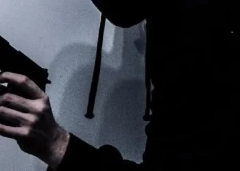 Villa Literno, violenta rapina in casa di un imprenditore: genitori, di 74 e 70 anni, picchiati durante l’assalto