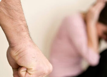 Ennesimo caso di violenza di genere: nel casertano, minaccia la moglie con un coltello, 53enne arrestato