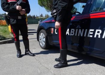 Castel Volturno, non si fermano all’alt e tentano la fuga: arrestati, nell’auto avevano attrezzi da scasso