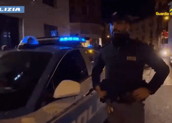 Operazione antidroga all’alba, blitz e arresti a San Giovanni a Teduccio e nel Casertano (Video)