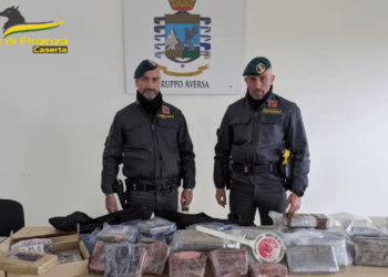 Maxi-sequestro di coca della GdF di Aversa: 51 chili nascosti in un’autocisterna, tre corrieri in manette