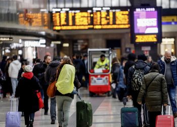 Oggi, lunedì 12 febbraio sciopero dei treni: coinvolge Trenitalia, Italo e Trenord
