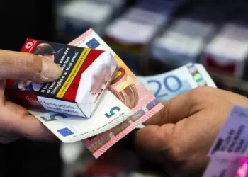 Sigarette, scattano i rincari: La tabella dei prezzi aggiornati