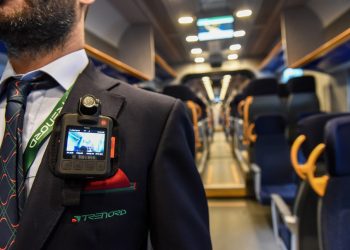 Bodycam in arrivo per il personale Trenitalia: sperimentazione per 30 capitreno
