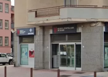 Aversa, ennesima rapina nella banca popolare di Bari: banditi spariti con la refurtiva in via di quantificazione