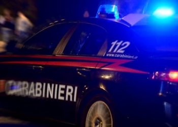 Qualiano, sull’auto rubata con attrezzi per furti. Lo schianto sul guardrail e poi la fuga: ricercati