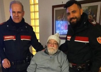 Aversa, coppia di anziani soli e in difficoltà aiutata dai carabinieri
