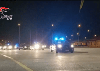 Napoli, traffico di banconote false, operazione dei carabinieri: Eseguite decine di custodie cautelari (Video)