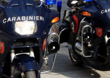 Mugnano di Napoli, sorpresi in moto con la droga: arrestati due giovani pusher