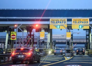 Telepass aumenta le tariffe. Dal 1° luglio rincari fino al 113%: le alternative spiegate da Altroconsumo
