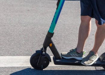 A Villa Literno, droga a domicilio sul monopattino: arrestato 32enne dell’agro aversano