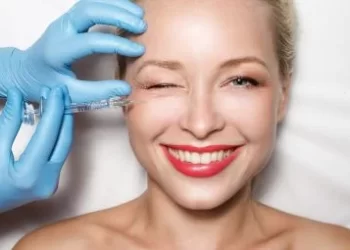 Ritocchi estetici, addio rughe, cellulite e grasso: cresce la domanda di interventi mini-invasivi