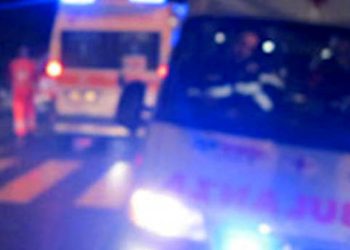 Aversa, tragico incidente nella notte: 19enne perde il controllo della moto e muore