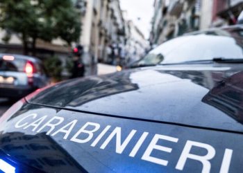 Giugliano, armati di fucile rapinano un supermercato, ma i carabinieri appostati li arrestano