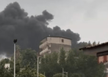 Grosso incendio a Fuorigrotta nei pressi dell’Università: evacuati studenti e docenti