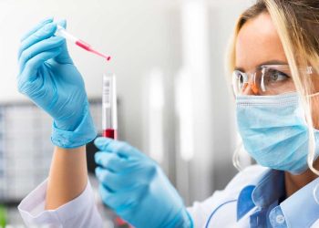 Alzheimer, diagnosi identificata nel 90% dei casi con un nuovo test del sangue: lo studio