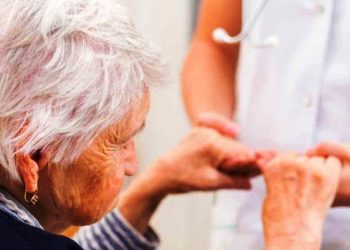 Alzheimer, la FDA approva il Donanemab: il nuovo farmaco rallenta la malattia precoce