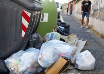 Arzano, a processo 49 dipendenti della ditta che si occupava della gestione dei rifiuti urbani