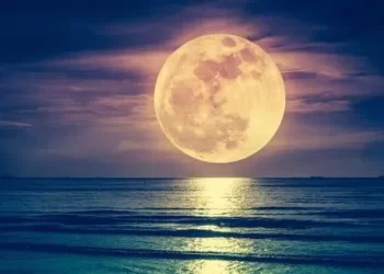 Prima superluna blu dell’anno visibile questa sera: quando ammirarla e cosa sapere