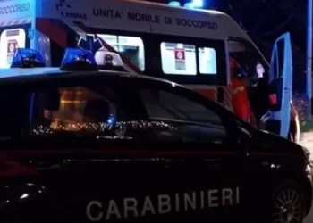 Drammatico incidente nella notte a Villa Literno: un morto e 7 feriti nello schianto