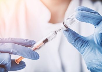 Cancro ai polmoni, avviata la sperimentazione del primo vaccino al mondo