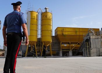 Nel casertano, operazione dei carabinieri: sequestrata azienda che produce calcestruzzo (Video e foto)