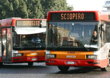 Sciopero nazionale, domani, Il trasporto pubblico si fermerà per 24 ore: orari e fasce di garanzia