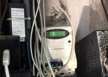 Sant’Antimo, scoperti 10 appartamenti con allacci illegali alla rete elettrica. Denunciati residenti e proprietario