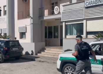 Giugliano, 6 arresti tra dipendenti comunali e privati: ricevevano mazzette dall’isola ecologica (Video)