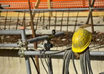 Incidente sul lavoro ad Afragola, morto operaio: precipitato da edificio in costruzione