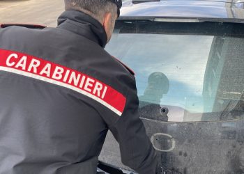 Santa Maria Capua Vetere, ladri in fuga, folle inseguimento e auto dei carabinieri speronata: militari in ospedale