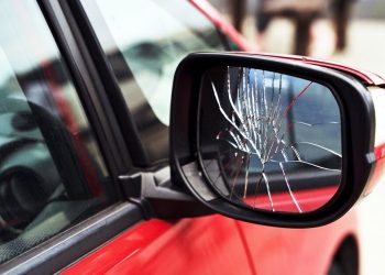 Terzigno, arrestato 35enne per la truffa dello “specchietto”: minacce e un cric per intimidire la vittima