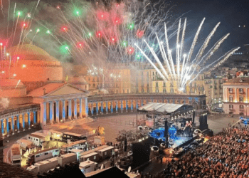 Capodanno a Napoli: a Piazza del Plebiscito un omaggio a Pino Daniele con grandi artisti e musica dal vivo
