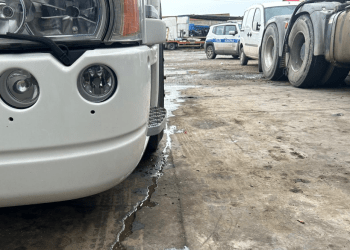 Villa Literno, sequestrata un’officina: sversava l’olio delle auto direttamente nel terreno