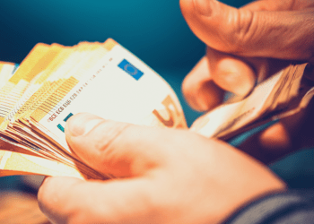 Casal di Principe, arresti per usura ed estorsione: fino a 14mila euro di interessi su un prestito di 500 (Video)