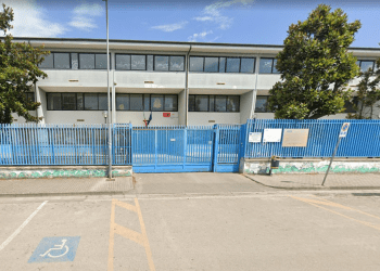 Lusciano, topi nel plesso scolastico di via della Resistenza: scuola chiusa per 2 giorni