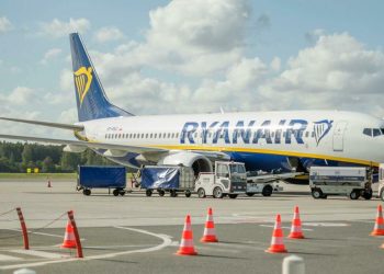 Voli Ryanair, nuove regole su check-in e bagaglio a mano: tutte le novità da conoscere per evitare multe