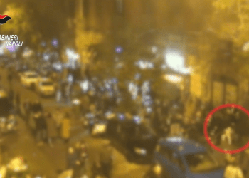 Rissa con coltelli nel centro storico di Napoli: misure cautelari per tre 19enni (Video)