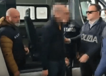 Estradato in Italia il killer dei Casalesi, arrestato mentre manifestava davanti al Parlamento Ue