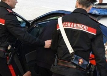 Arzano, tenta di estorcere denaro a un autolavaggio: arrestato 43enne del posto