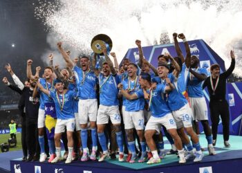 Napoli celebra il 4° scudetto: lunedì sfilata sul lungomare con bus scoperti per salutare i tifosi