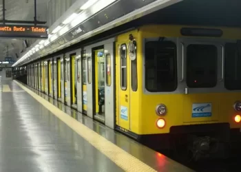 Metro Linea 1, chiusa la tratta Piscinola–Colli Aminei: attivi bus sostitutivi e fasce orarie garantite