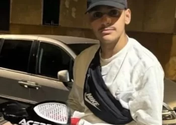 Ucciso a coltellate a 18 anni su un lido tra Varcaturo e Castel Volturno: fermato un 19enne