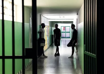 Carceri minorili, l’associazione Antigone lancia l’allarme: “In 3 anni +50% di detenuti. Sistema in crisi profonda”