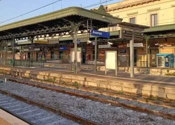Stazione di Aversa, investito da un treno in corsa, morto un 50enne
